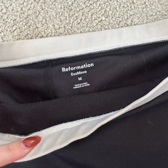 Reformation active skirt - Picture 5 of 7
